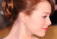Emma-stone-red-carpet-look-at-the-2012-sag-awards-side
